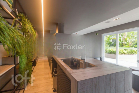 Image 49 - 984621