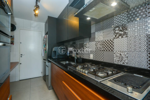 Image 21 - 984652