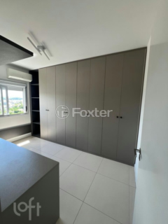 Image 21 - 984782