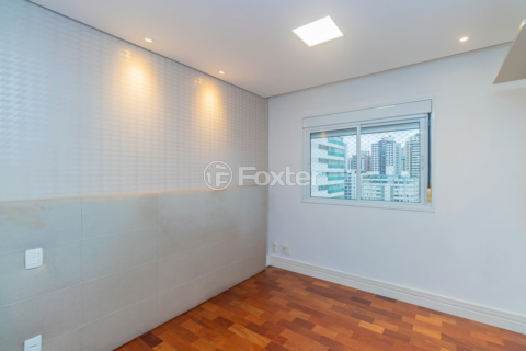 Image 7 - 984851