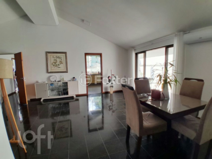 Image 7 - 984997