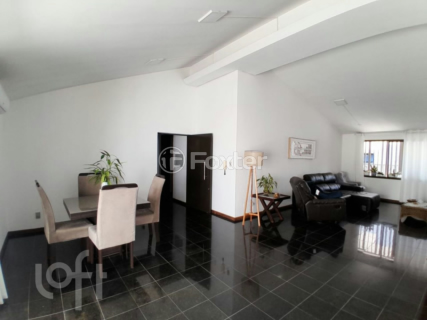 Image 8 - 984997