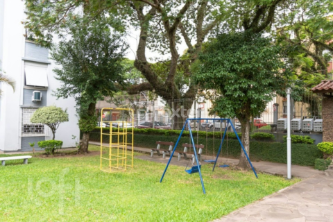 Image 30 - 985105
