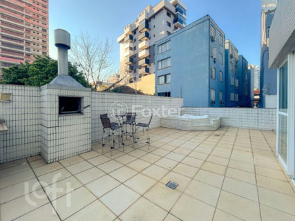 Image 22 - 985525
