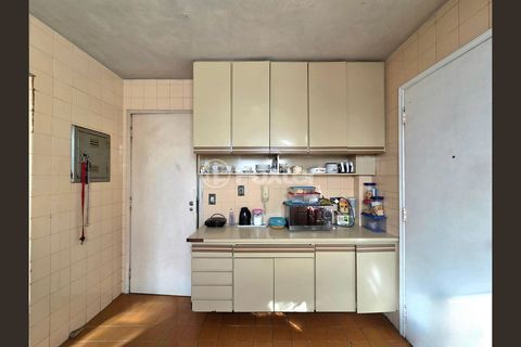 Image 31 - 985623