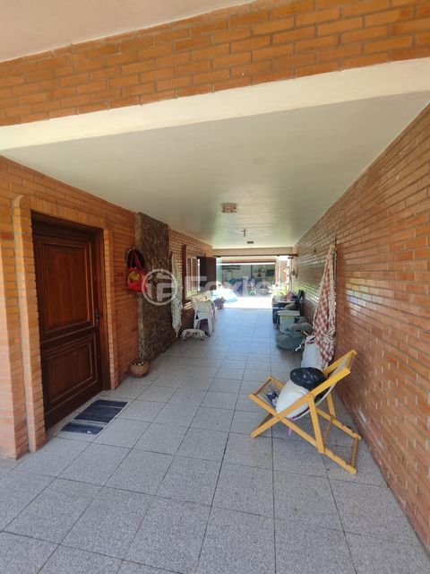 Image 27 - 985693