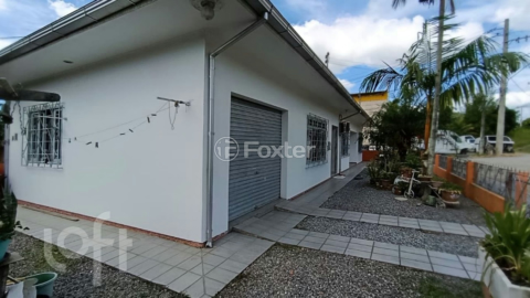 Image 33 - 985865