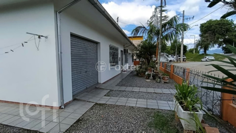 Image 34 - 985865
