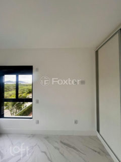 Image 29 - 986251
