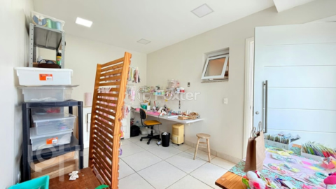 Image 31 - 986702