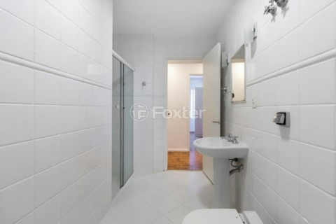 Image 21 - 987556