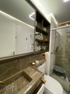 Image 31 - 987647