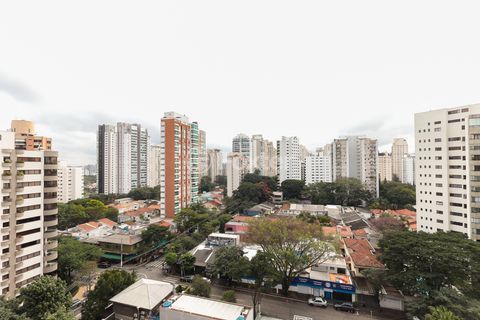 Image 17 - 988439