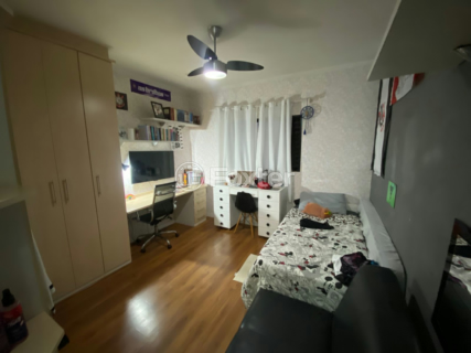 Image 26 - 988553