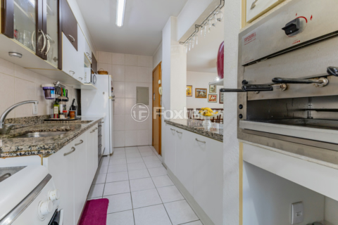 Image 33 - 988565