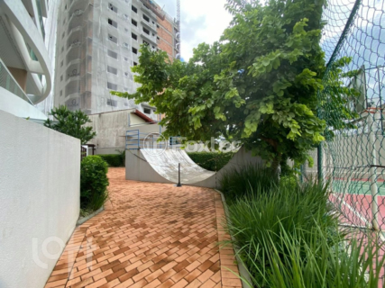 Image 28 - 988573