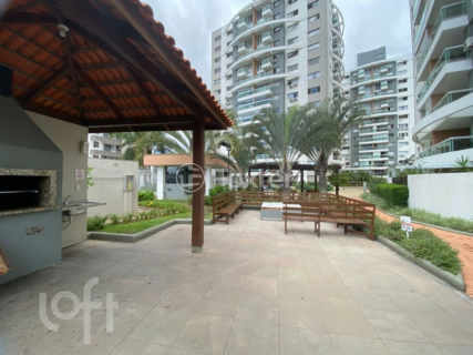 Image 32 - 988573