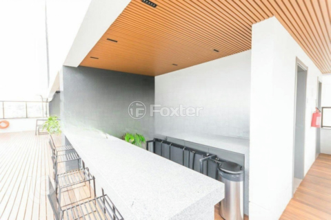 Image 21 - 989238