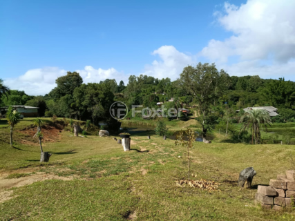 Image 3 - 989284