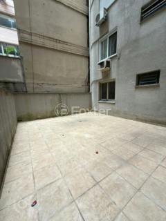 Image 20 - 989396