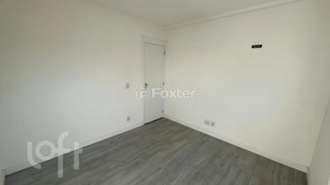Image 19 - 989411