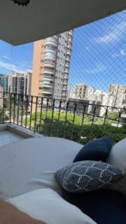Image 9 - 989445