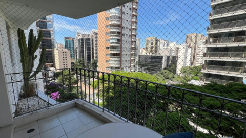 Image 10 - 989445