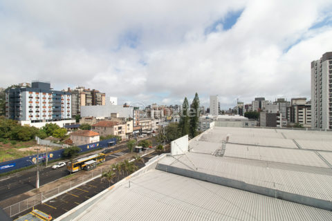 Image 6 - 989460