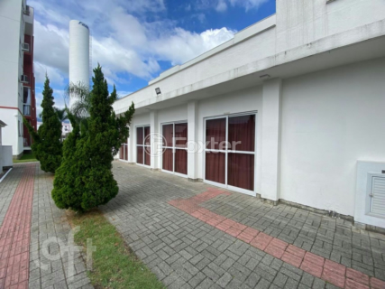 Image 21 - 989788
