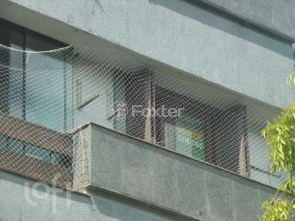 Image 28 - 989840