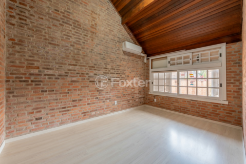 Image 8 - 989862