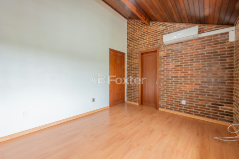 Image 11 - 989862