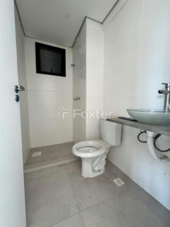 Image 4 - 990046