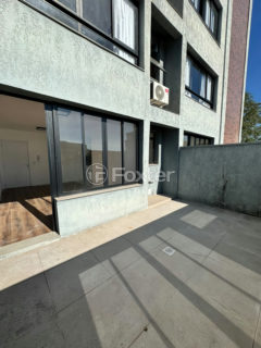 Image 3 - 990046