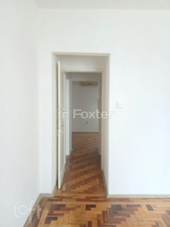 Image 25 - 990049