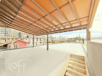 Image 34 - 990255