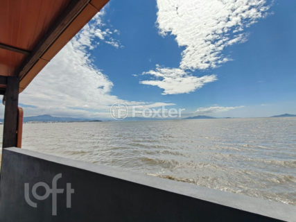 Image 33 - 990255