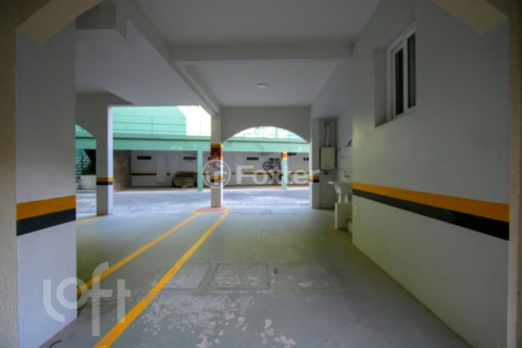 Image 25 - 990558