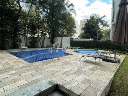 Image 31 - 990569