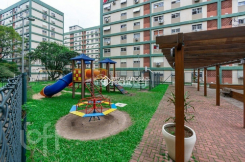 Image 34 - 990631