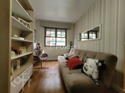 Image 35 - 990631