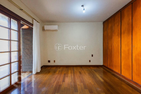 Image 32 - 990716