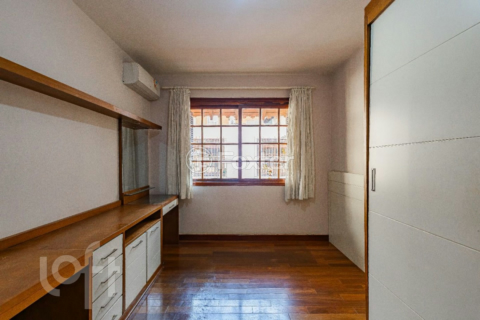 Image 38 - 990716