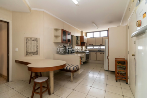 Image 35 - 990987