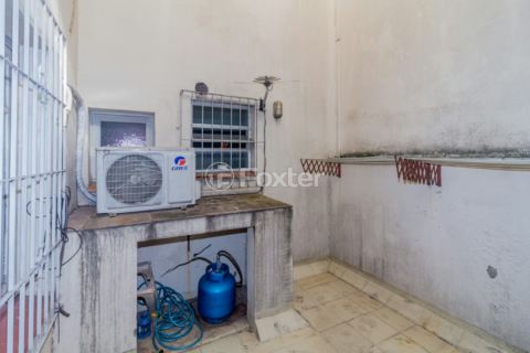 Image 21 - 991198