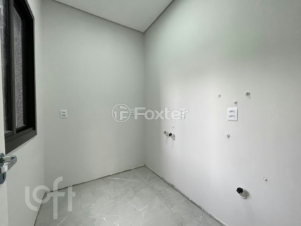 Image 5 - 991342
