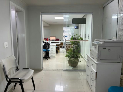 Image 25 - 991426