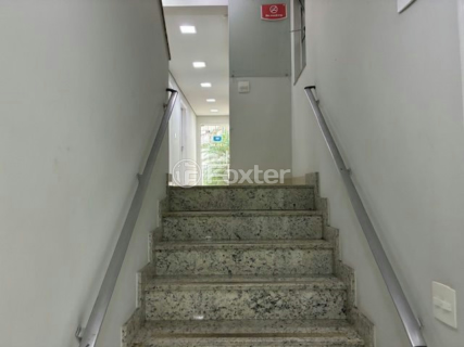 Image 19 - 991426
