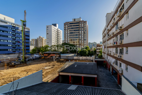 Image 21 - 991472