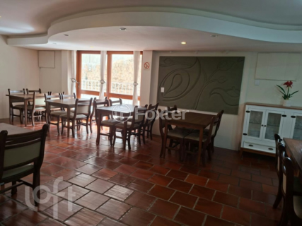 Image 35 - 991578